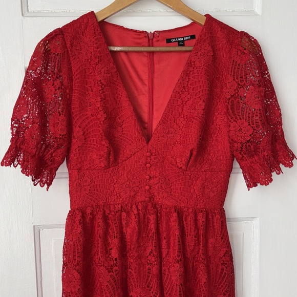 GIANNI BINI RED LACE PUFF SLEEVE MIDI DRESS - Picture 3 of 12